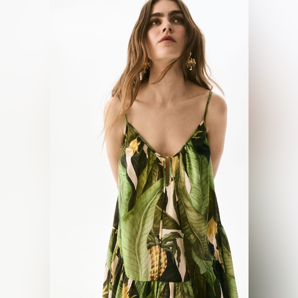 H & M A-LINE SHORT DRESS - XL - BNWT - GREEN / PATTERNED